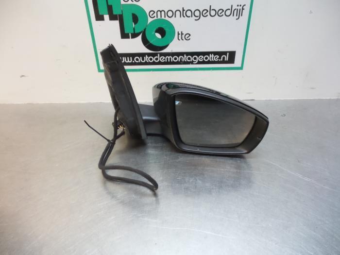 Rétroviseur extérieur droit d'un Volkswagen Polo (Polo 09-, Autos : Pièces & Accessoires, Rétroviseurs, Utilisé, 3 mois de garantie