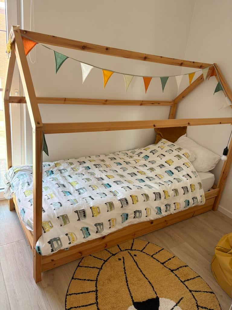 Huisjesbed met bedlade en uitvalbeveiliging, Ophalen, Zo goed als nieuw