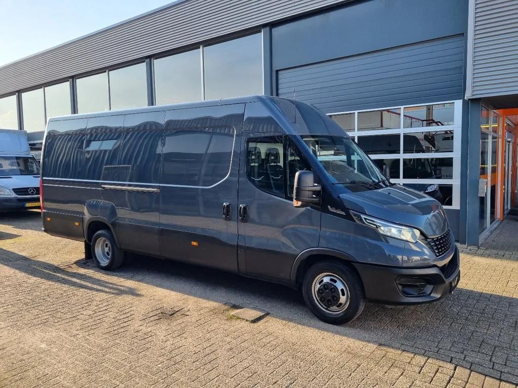 Iveco Daily 35C18 3.0D 180 PK L4H2 Maxi Hi-Matic Euro 6, Auto's, Bestelwagens en Lichte vracht, Automaat, Achterwielaandrijving