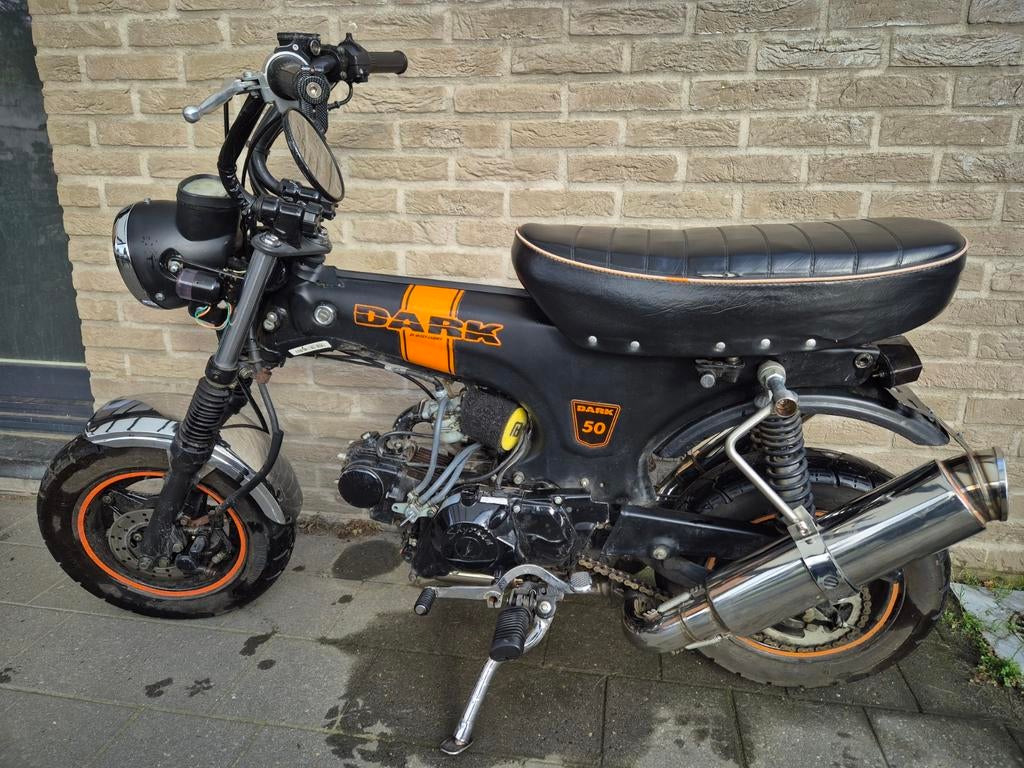 Skyteam Dax 50 CC Classe B Édition Dark, Vélos & Vélomoteurs, Cyclomoteurs | Honda, Utilisé, Autres modèles, Classe B (45 km/h)