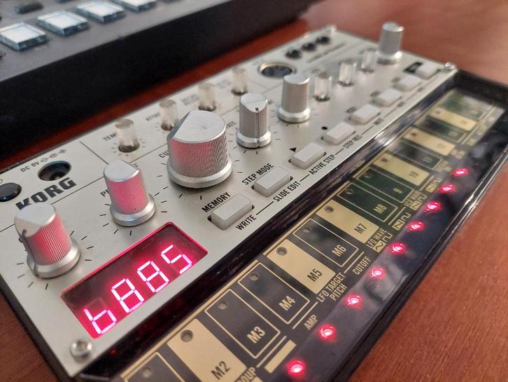 Volca Bass, Musique & Instruments, Synthétiseurs, Comme neuf, Korg, Enlèvement ou Envoi