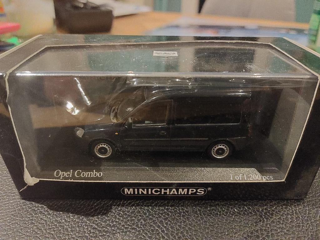 Minichamps Opel Combo Van de 2002 Blue 1/43, Enlèvement ou Envoi, Neuf, Voiture, MiniChamps