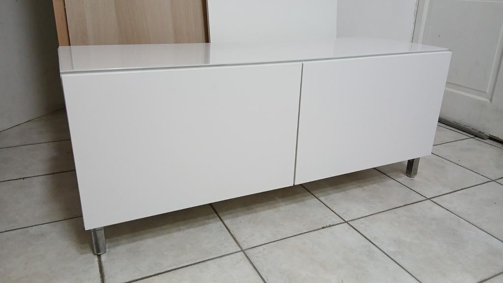 Meuble Besta bas blanc avec plateau de verre, Maison & Meubles, Enlèvement