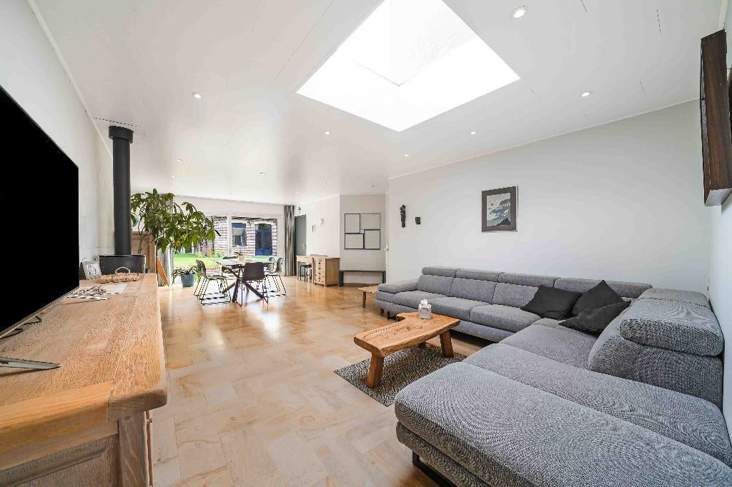 Maison 5 chambres avec commerce et grande annexe, Immo, Huizen en Appartementen te koop, Provincie Henegouwen, 200 tot 500 m²