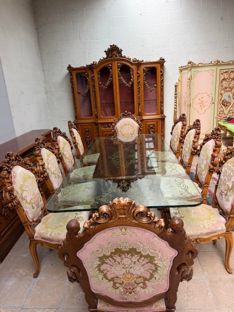 Barok Eetkamer meubels, Enlèvement