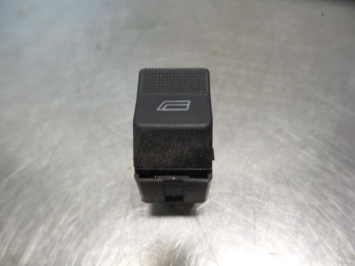 Commutateur vitre électrique d'un Audi A8 (A8 94-), Autos : Pièces & Accessoires, Tableau de bord & Interrupteurs, Audi, Utilisé
