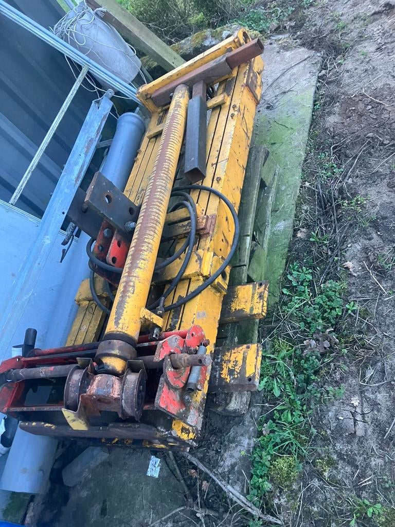 Hefmast, Enlèvement