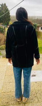 Zwarte gevoerde winterjas, Ophalen, Zo goed als nieuw, Maat 42/44 (L), Zwart