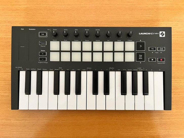 Novation Launchkey  Mini MK3, Musique & Instruments, Équipement Midi, Neuf, Enlèvement