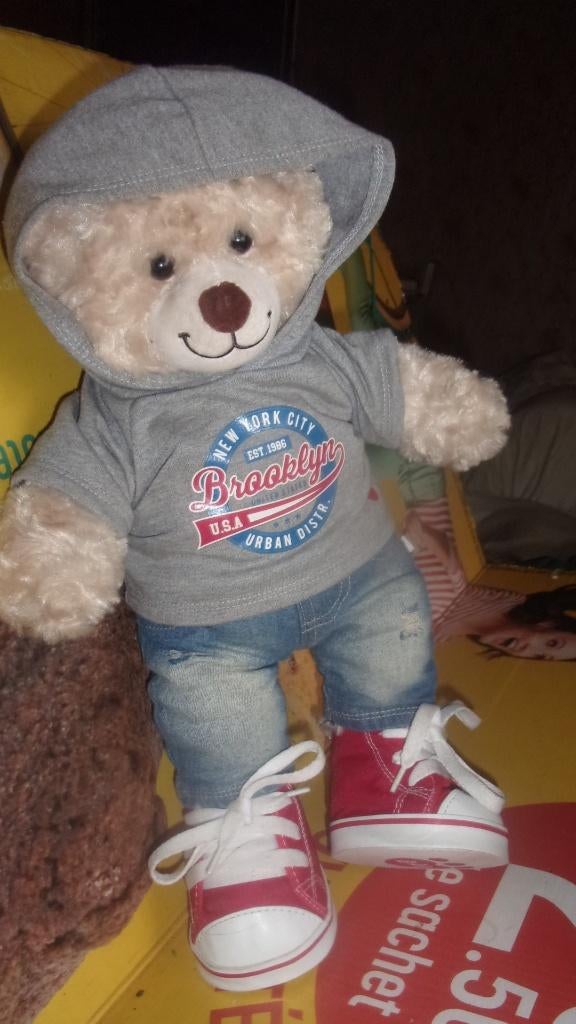 deux nounours habillés, Enlèvement ou Envoi, Ours