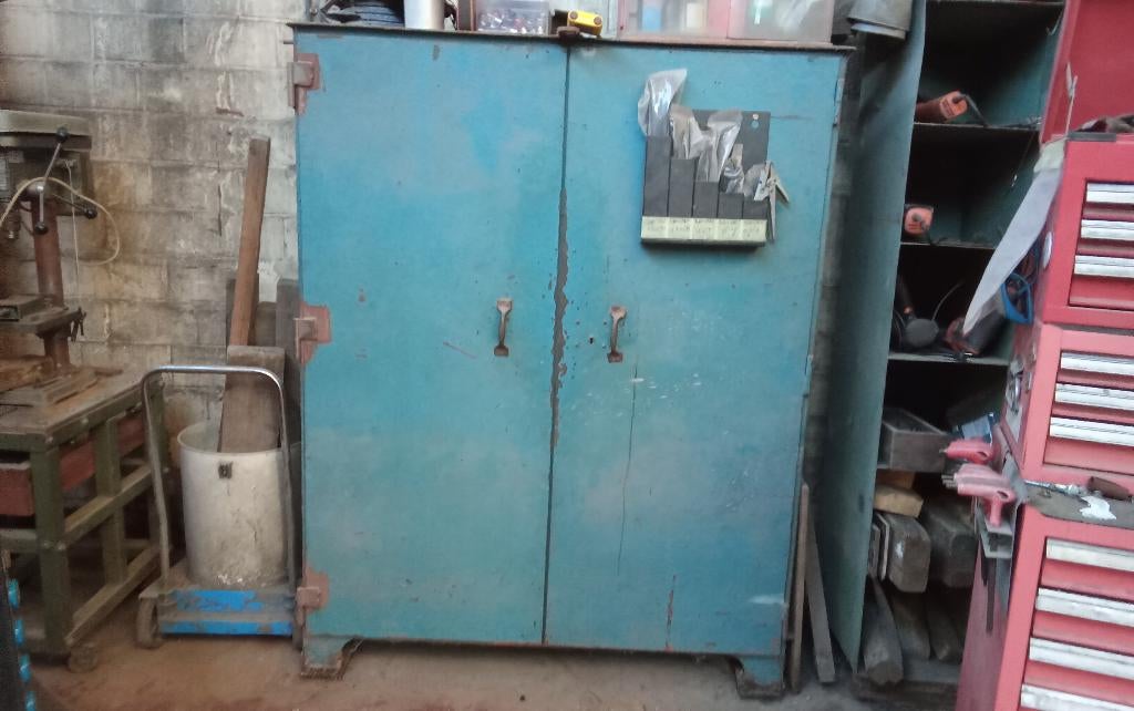 armoire metal lour, Ophalen