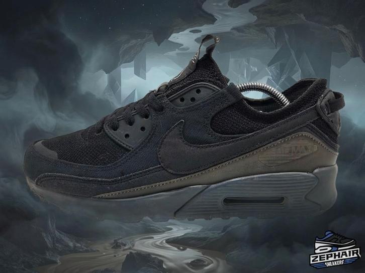 Nike Air Max 90 TerraScape 'Triple Black' EU45 2022, Kleding | Heren, Schoenen, Gedragen, Sneakers, Zwart, Ophalen of Verzenden