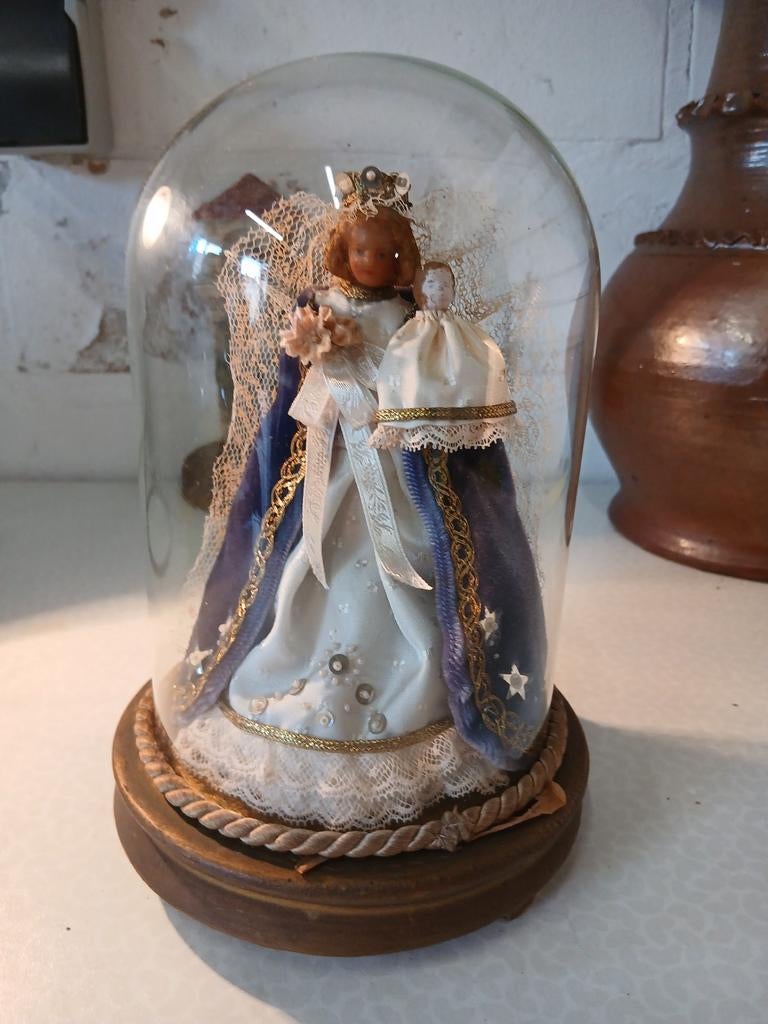 Maria en kind onder glazen stolp, Antiek en Kunst, Ophalen of Verzenden