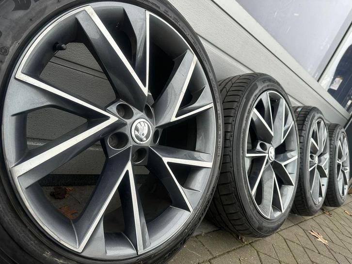 Orig 19 inch Skoda Karoq Ocatvia Jetti SuperB velgen banden, Autos : Pièces & Accessoires, Pneus & Jantes, Pneus et Jantes, Pneus été
