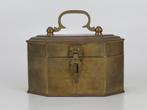 Boîte en métal antique avec couvercle, Enlèvement ou Envoi