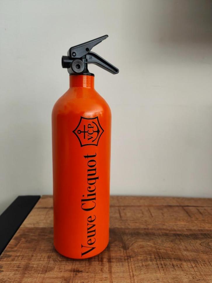 Veuve Clicquot Brandblusser - XTC Art + certificaat, uniek!, Verzamelen, Merken en Reclamevoorwerpen, Nieuw, Gebruiksvoorwerp