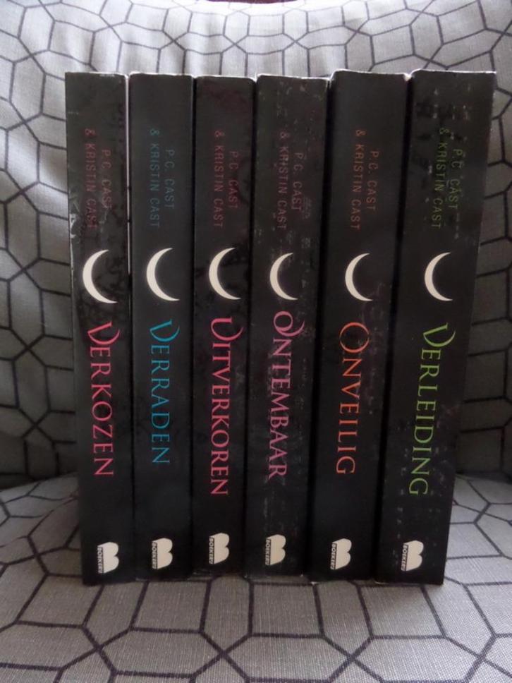 Vampierreeks: Het huis van de nacht (6 delen), Boeken, Fantasy, Zo goed als nieuw, Ophalen of Verzenden