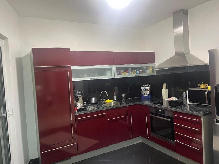 Complete keuken met toestellen, Huis en Inrichting, Keuken | Complete keukens, Zo goed als nieuw, Hoekkeuken, Rood, Ophalen
