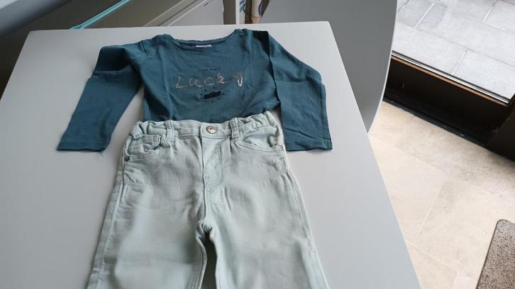 Set - broek en T-shirt met lange mouwen - Maat 86, Kinderen en Baby's, Babykleding | Maat 86, Zo goed als nieuw, Setje, Ophalen of Verzenden