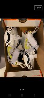 Chaussures de cyclisme Nike taille 35, Comme neuf, Enlèvement ou Envoi