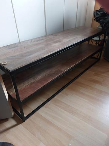 salon tafel beschikbaar voor biedingen