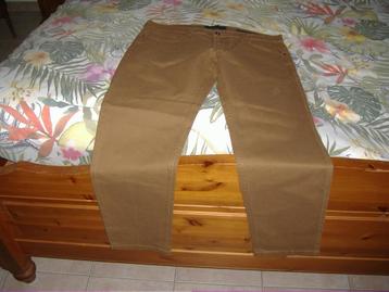 Casual broek beschikbaar voor biedingen