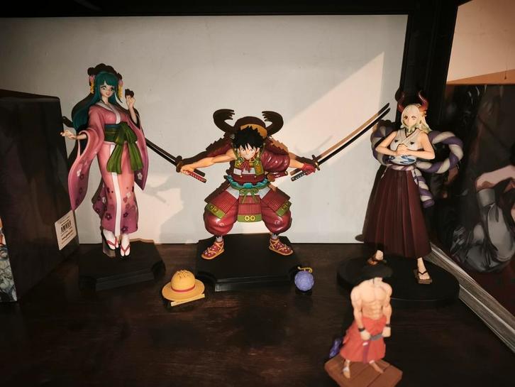 Lots figurine One piece, Verzamelen, Beelden en Beeldjes, Zo goed als nieuw, Mens, Ophalen of Verzenden