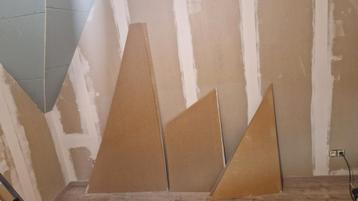 Gratis.  Stukken mdf 5mm en Stukken watervaste gyproc 9,5mm beschikbaar voor biedingen
