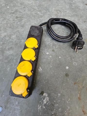 2 stekkerdozen IP44 beschikbaar voor biedingen