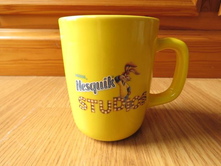 mug tasse nesquik studios nourishing possibility, Huis en Inrichting, Keuken | Servies, Zo goed als nieuw, Kop(pen) en/of Schotel(s)