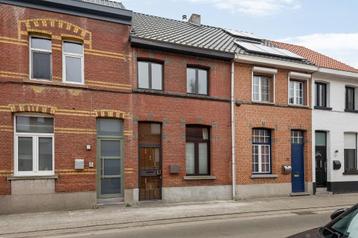 Eengezinswoning met tuin terras,nieuwe keuken beschikbaar voor biedingen