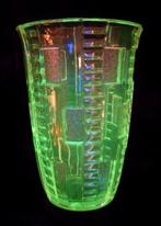 VASE EN VERRE URANIUM LUXVAL VAL ST LAMBERT MARCEAU CA 1935, Enlèvement ou Envoi