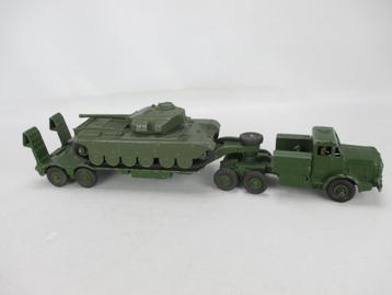 dinky toy legervrachtwagen met tanks beschikbaar voor biedingen