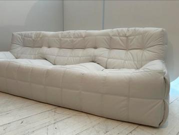 ligne roset kashima en cuir disponible aux enchères