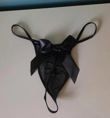 NIEUWE mannen string "M"  beschikbaar voor biedingen