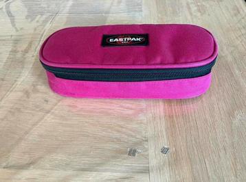 Fuchsia roze pennenzak van het merk Eastpak beschikbaar voor biedingen