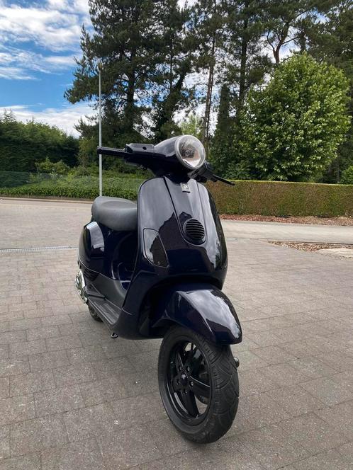 Vespa lx 2 takt, Fietsen en Brommers, Scooters | Vespa, Zo goed als nieuw, Vespa LX, Klasse A (25 km/u), Tweetakt, Ophalen