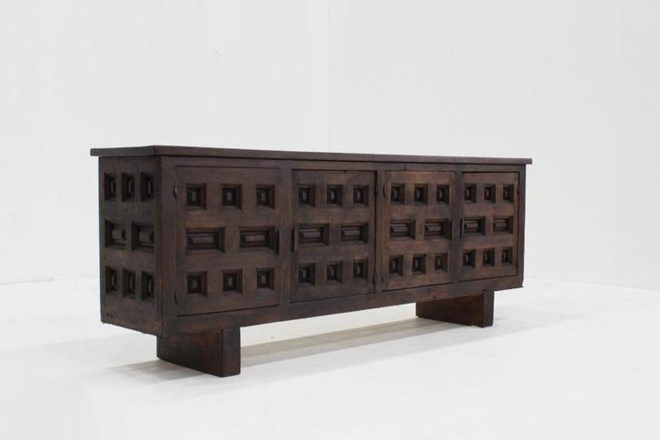 Vintage Spaans Brutalist sideboard dressoir, Antiek en Kunst, Antiek | Meubels | Stoelen en Sofa's, Ophalen