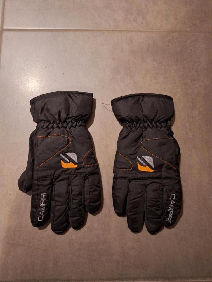 Set, nieuw: 2 paar warme handschoenen + muts + sjaal: junior, Enfants & Bébés, Vêtements enfant | Bonnets, Écharpes & Gants, Neuf