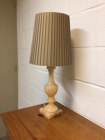 Lampe vintage  la pièce 25€ en albâtre années 70 beschikbaar voor biedingen