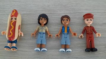 Poupées Lego Friends 4 pièces État neuf !