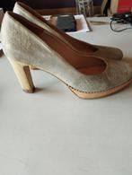 grijze schoenen van Zinda - 38- 8cm hoog - 5€, Kleding | Dames, Gedragen, Grijs, Zinda, Ophalen of Verzenden
