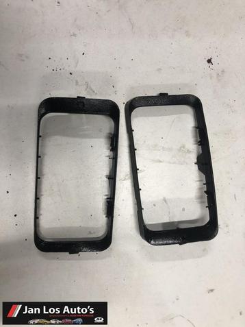 Audi 80 B2 typ81  mistlamp  inbouwrand facelit beschikbaar voor biedingen