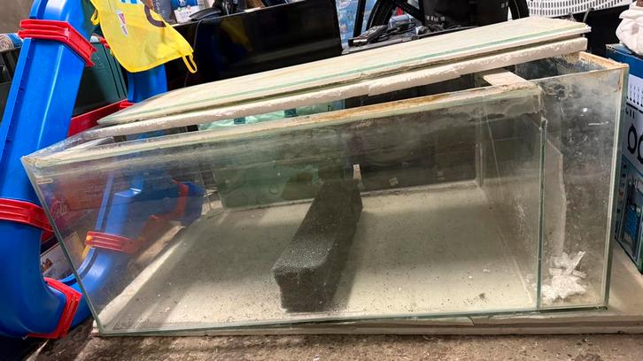 AANGEPAST: Grote Aquarium, past in stelling, Dieren en Toebehoren, Vissen | Aquaria en Toebehoren, Gebruikt, Leeg aquarium, Ophalen