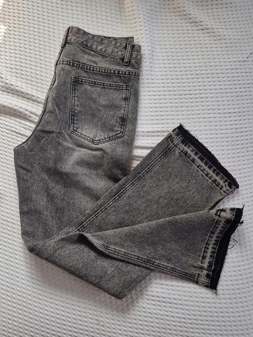 Nieuwe, nooit gedragen donkergrijze jeansbroek Azar maat S/M, Kleding | Heren, Spijkerbroeken en Jeans, Nieuw, Overige jeansmaten