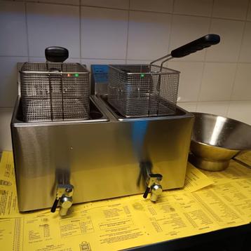 Allerlei rvs keukenmateriaal beschikbaar voor biedingen