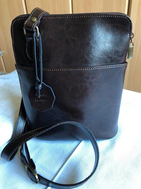 Joli petit sac cuir marron, Handtassen en Accessoires, Tassen | Schoudertassen, Gebruikt, Overige merken, Bruin, Leer, Ophalen of Verzenden