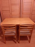 Table en bois massif 1m20 + 2 chaises + 2 housses, Enlèvement, Comme neuf