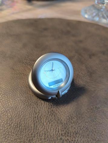 Tafel horloge SEIKO beschikbaar voor biedingen