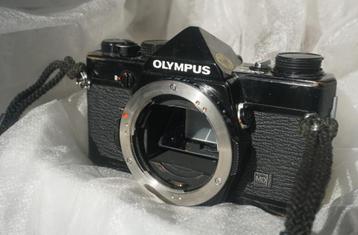Olympus silver SLR (slechts 1 behuizing) ZWART beschikbaar voor biedingen